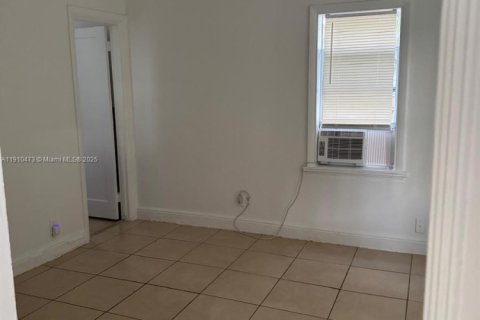 Villa ou maison à louer à Hollywood, Floride: 1 chambre, 50.17 m2 № 1966609 - photo 7