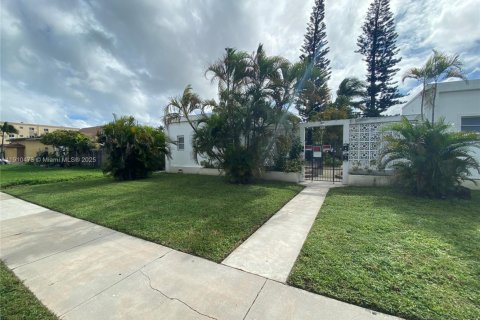 Villa ou maison à Hollywood, Floride 1 chambre, 50.17 m2 № 1966609