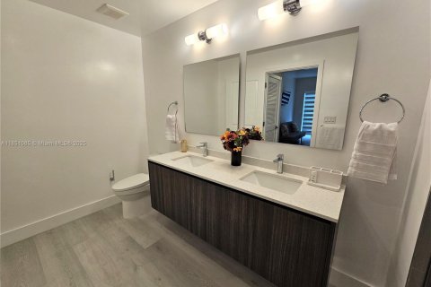 Condominio en venta en Hollywood, Florida, 2 dormitorios, 108.7 m2 № 1962812 - foto 12