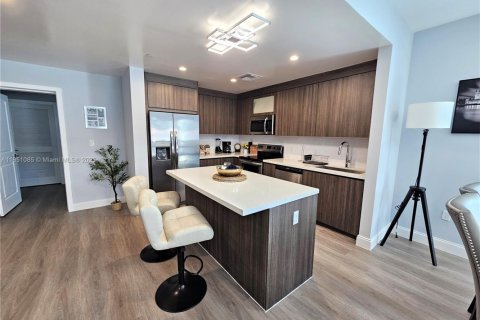 Condominio en venta en Hollywood, Florida, 2 dormitorios, 108.7 m2 № 1962812 - foto 2