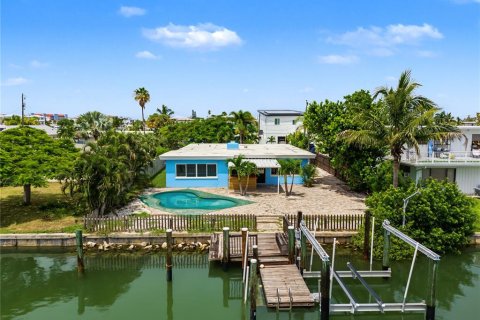 Villa ou maison à Madeira Beach, Floride 3 chambres, 169.64 m2 № 2329264