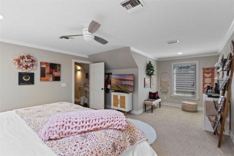 House in Orlando, Florida 4 bedrooms, 380.9 sq.m. № 1648175 - photo 30