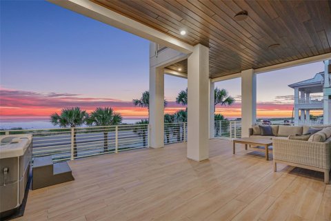 House in Flagler Beach, Florida 5 bedrooms, 359.72 sq.m. № 2138714 - photo 9