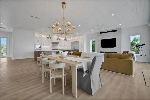 House in Flagler Beach, Florida 5 bedrooms, 359.72 sq.m. № 2138714 - photo 21