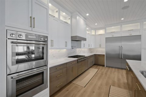 House in Flagler Beach, Florida 5 bedrooms, 359.72 sq.m. № 2138714 - photo 17