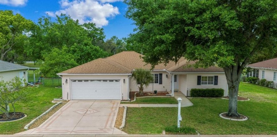 House in Dunnellon, Florida 3 bedrooms, 163.51 sq.m. № 2093290