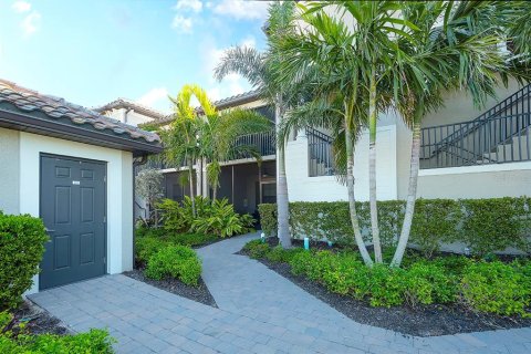 Condo in Bradenton, Florida, 2 bedrooms in LAKEWOOD NATIONAL  № 1578929 - photo 2