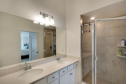 Condo in Bradenton, Florida, 2 bedrooms in LAKEWOOD NATIONAL  № 1578929 - photo 17