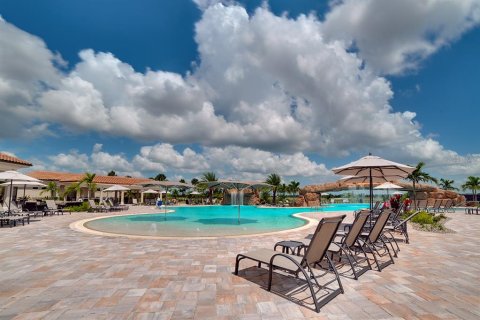 Condo in Bradenton, Florida, 2 bedrooms in LAKEWOOD NATIONAL  № 1578929 - photo 30