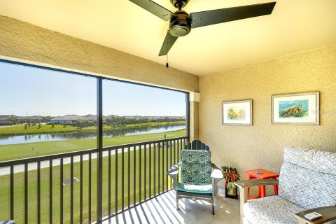 Condo in Bradenton, Florida, 2 bedrooms in LAKEWOOD NATIONAL  № 1578929 - photo 21