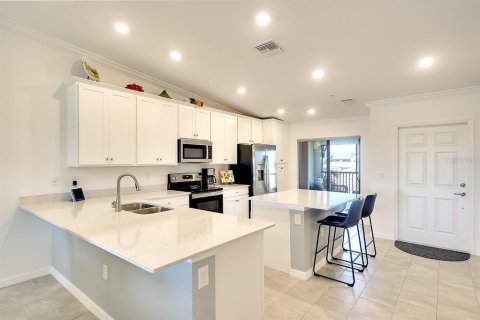 Condo in Bradenton, Florida, 2 bedrooms in LAKEWOOD NATIONAL  № 1578929 - photo 6