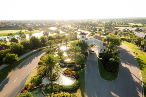 Condo in Bradenton, Florida, 2 bedrooms in LAKEWOOD NATIONAL  № 1578929 - photo 23