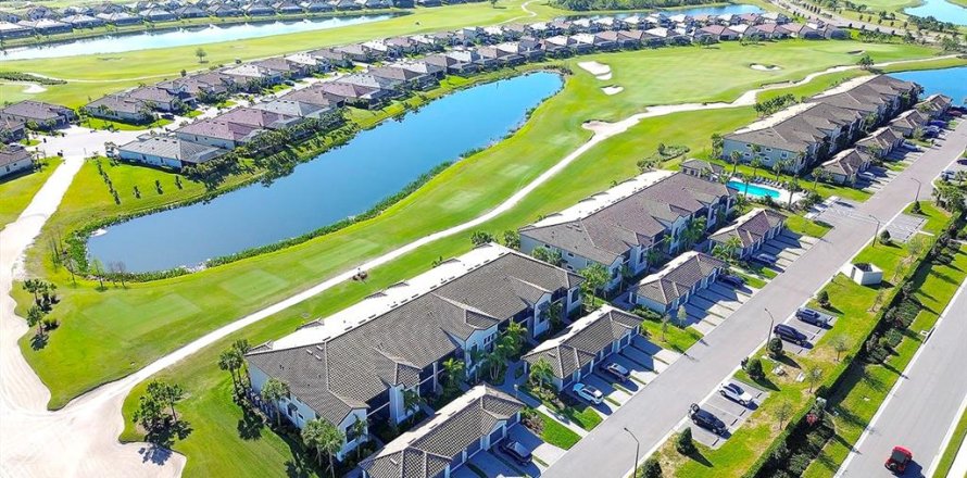 Condo in Bradenton, Florida, 2 bedrooms in LAKEWOOD NATIONAL  № 1578929