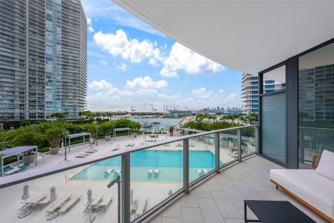 Condo in Miami Beach, Florida, 3 bedrooms  № 2026929 - photo 27
