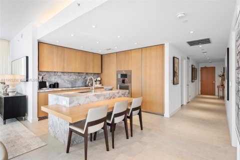 Condo in Miami Beach, Florida, 3 bedrooms  № 2026929 - photo 21