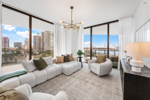 Condo in Miami Beach, Florida, 3 bedrooms  № 2026929