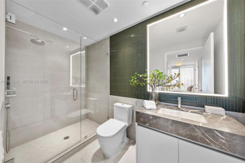 Condo in Miami Beach, Florida, 3 bedrooms  № 2026929 - photo 29