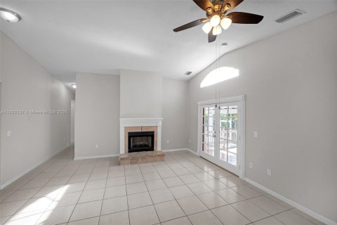 House in Cutler Bay, Florida 4 bedrooms, 198.9 sq.m. № 1814720 - photo 7