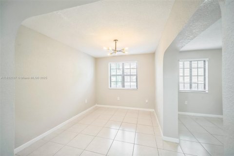 House in Cutler Bay, Florida 4 bedrooms, 198.9 sq.m. № 1814720 - photo 17