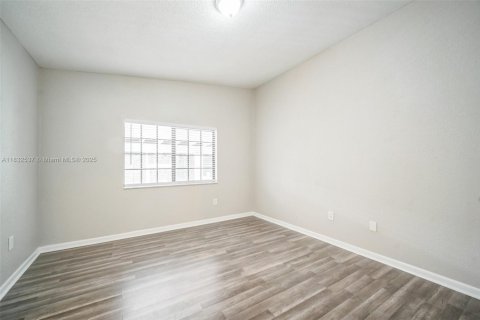 House in Cutler Bay, Florida 4 bedrooms, 198.9 sq.m. № 1814720 - photo 16