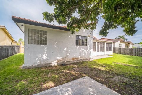 House in Cutler Bay, Florida 4 bedrooms, 198.9 sq.m. № 1814720 - photo 29