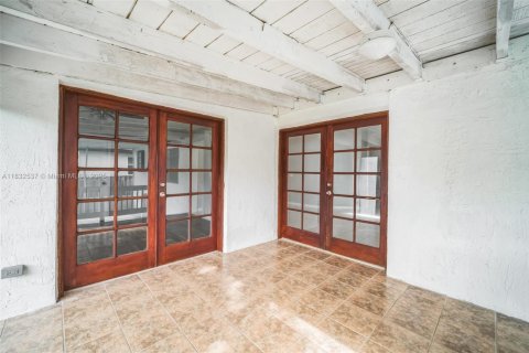 House in Cutler Bay, Florida 4 bedrooms, 198.9 sq.m. № 1814720 - photo 19