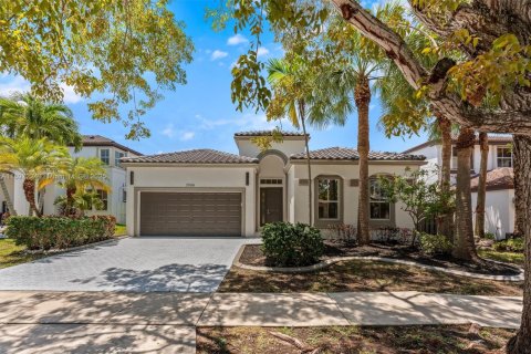 House in Miramar, Florida 4 bedrooms, 202.53 sq.m. № 1948597 - photo 2