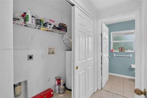 Купить коммерческую недвижимость в Лихай-Эйкерс, Флорида № 2289092 - фото 8