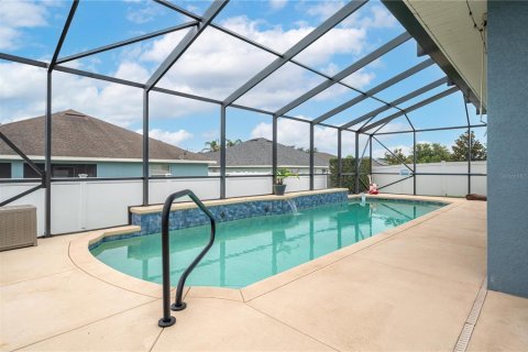 Villa ou maison à vendre à Auburndale, Floride: 4 chambres, 214.33 m2 № 2398306 - photo 2