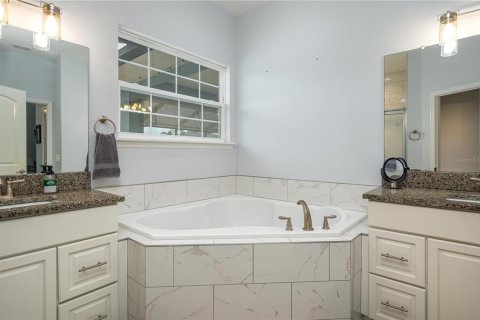 Villa ou maison à vendre à Auburndale, Floride: 4 chambres, 214.33 m2 № 2398306 - photo 16