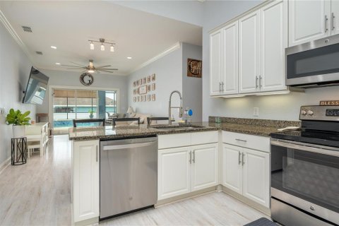 Villa ou maison à vendre à Auburndale, Floride: 4 chambres, 214.33 m2 № 2398306 - photo 6