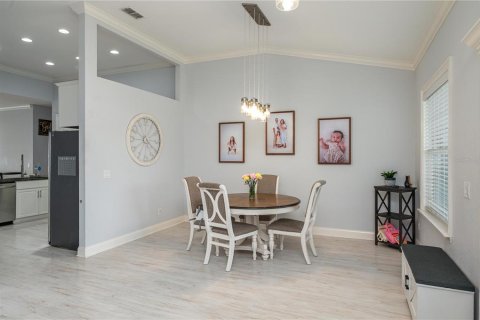 Villa ou maison à vendre à Auburndale, Floride: 4 chambres, 214.33 m2 № 2398306 - photo 5