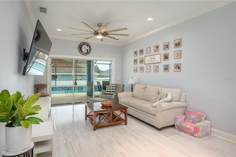 Villa ou maison à vendre à Auburndale, Floride: 4 chambres, 214.33 m2 № 2398306 - photo 12
