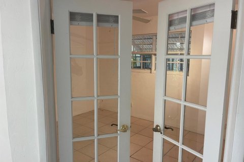 Снять в аренду кондоминиум в Форт-Лодердейл, Флорида 3 комнаты, 52.49м2, № 2147384 - фото 11