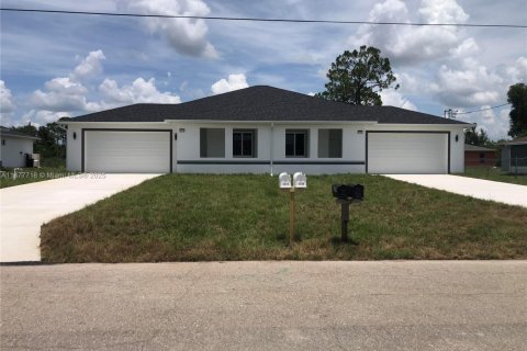 Casa en alquiler en Lehigh Acres, Florida, 3 dormitorios, 182.09 m2 № 1977587 - foto 1