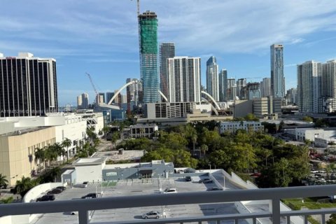 Condo in Miami, Florida, 2 bedrooms  № 2054236 - photo 30