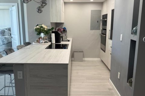 Condo in Miami, Florida, 2 bedrooms № 2054236