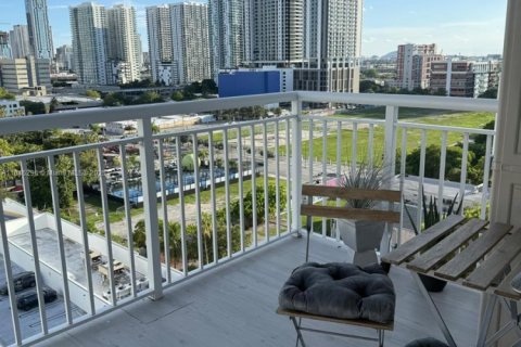 Condo in Miami, Florida, 2 bedrooms  № 2054236 - photo 29