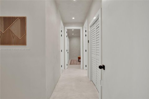 House in Miami, Florida 4 bedrooms, 201.69 sq.m. № 1942246 - photo 21