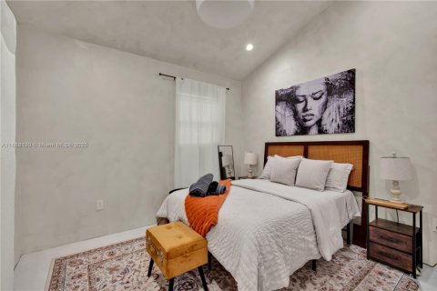 House in Miami, Florida 4 bedrooms, 201.69 sq.m. № 1942246 - photo 25