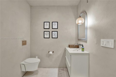 House in Miami, Florida 4 bedrooms, 201.69 sq.m. № 1942246 - photo 23