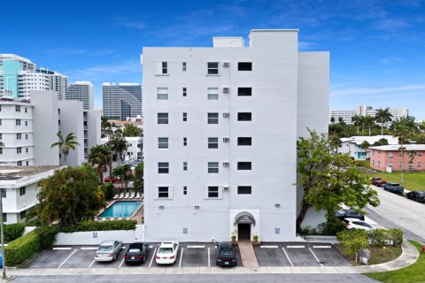 Condominio en venta en Fort Lauderdale, Florida, 1 dormitorio, 64.1 m2 № 2276305 - foto 22