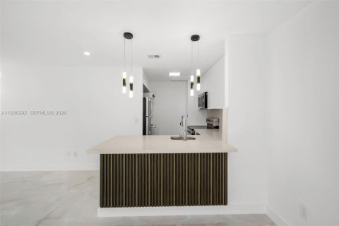 Copropriété à louer à Miami, Floride: 2 chambres, 69.68 m2 № 1997629 - photo 3