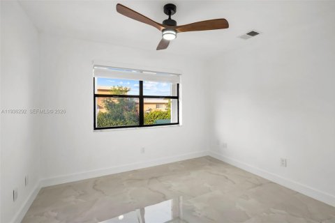 Copropriété à louer à Miami, Floride: 2 chambres, 69.68 m2 № 1997629 - photo 11