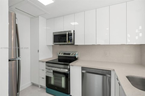 Copropriété à louer à Miami, Floride: 2 chambres, 69.68 m2 № 1997629 - photo 6