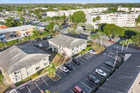 Copropriété à louer à Miami, Floride: 2 chambres, 69.68 m2 № 1997629 - photo 17