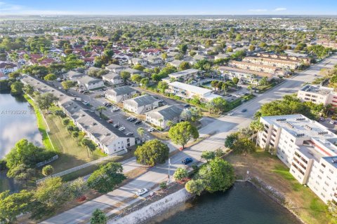 Copropriété à louer à Miami, Floride: 2 chambres, 69.68 m2 № 1997629 - photo 20