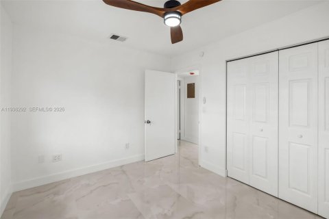 Copropriété à louer à Miami, Floride: 2 chambres, 69.68 m2 № 1997629 - photo 12