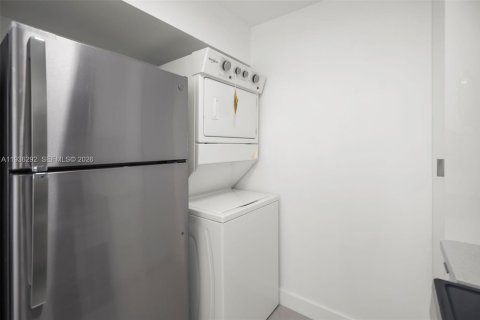 Copropriété à louer à Miami, Floride: 2 chambres, 69.68 m2 № 1997629 - photo 9