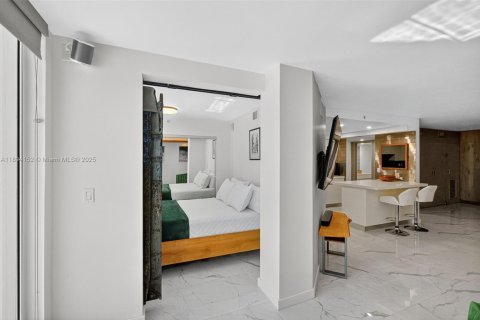 Copropriété à louer à Miami Beach, Floride: 2 chambres, 127.09 m2 № 1965946 - photo 15